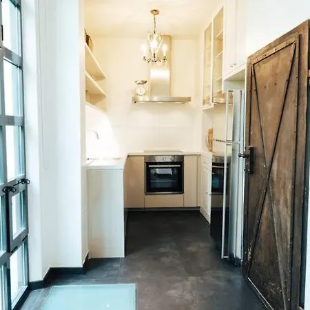 Апартаменты Charmant Loft Atypique Au Style Industriel